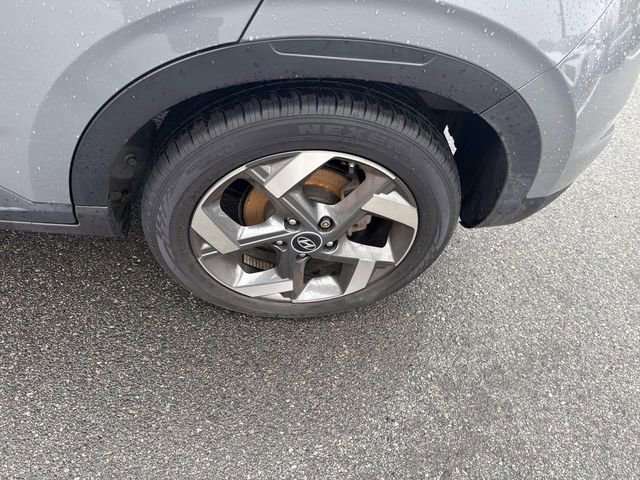 Certified 2021 Hyundai Venue SEL w/ Premium Package image 13