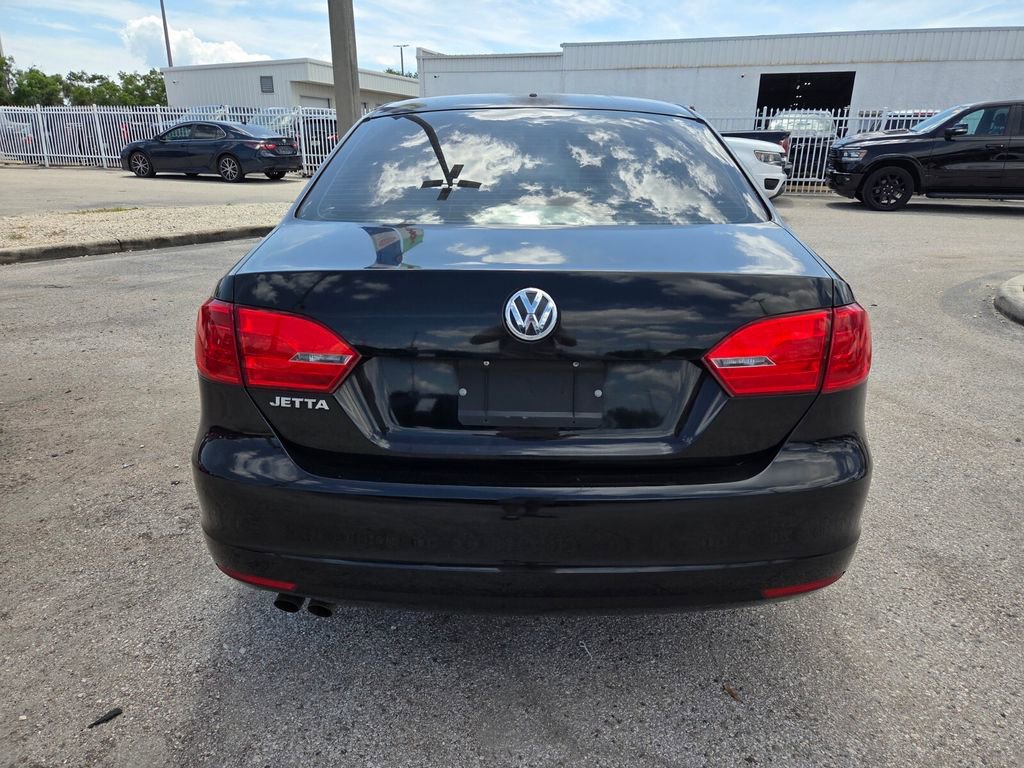 Used 2011 Volkswagen Jetta Sedan FWD image 11