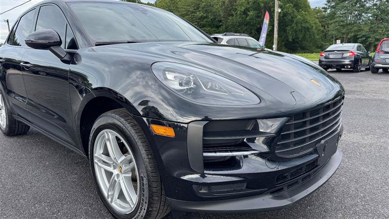 Used 2020 Porsche Macan w/ Premium Package Plus AWD/4WD image 19
