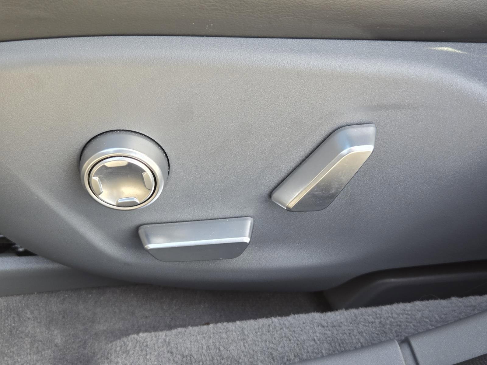 Used 2024 Lucid Air Pure image 22