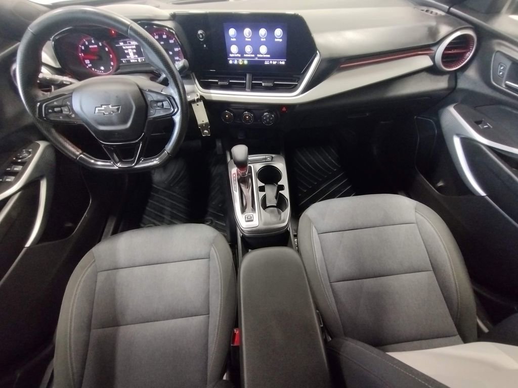 Used 2024 Chevrolet Trax RS FWD image 35