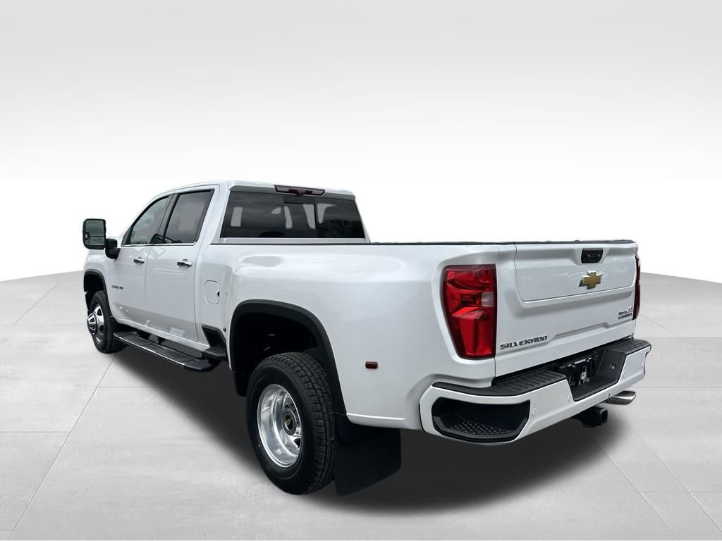 Used 2022 Chevrolet Silverado 3500 High Country AWD/4WD image 17