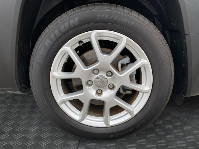 Used 2020 Jeep Renegade Latitude image 36