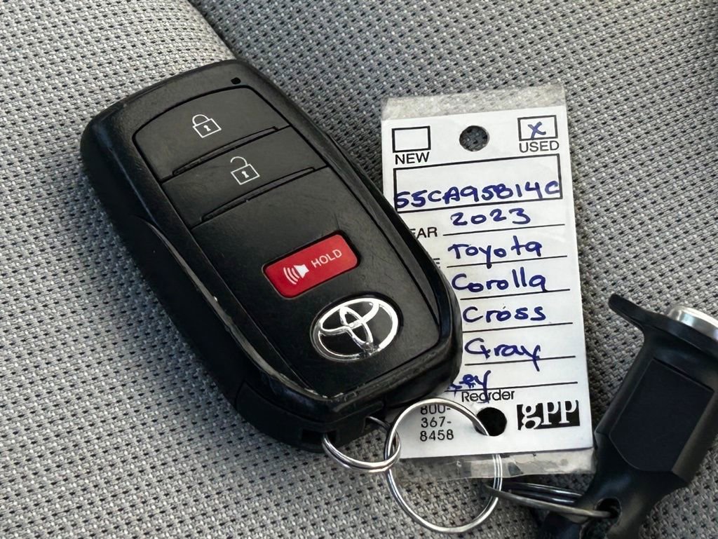 Used 2023 Toyota Corolla Cross LE FWD image 42