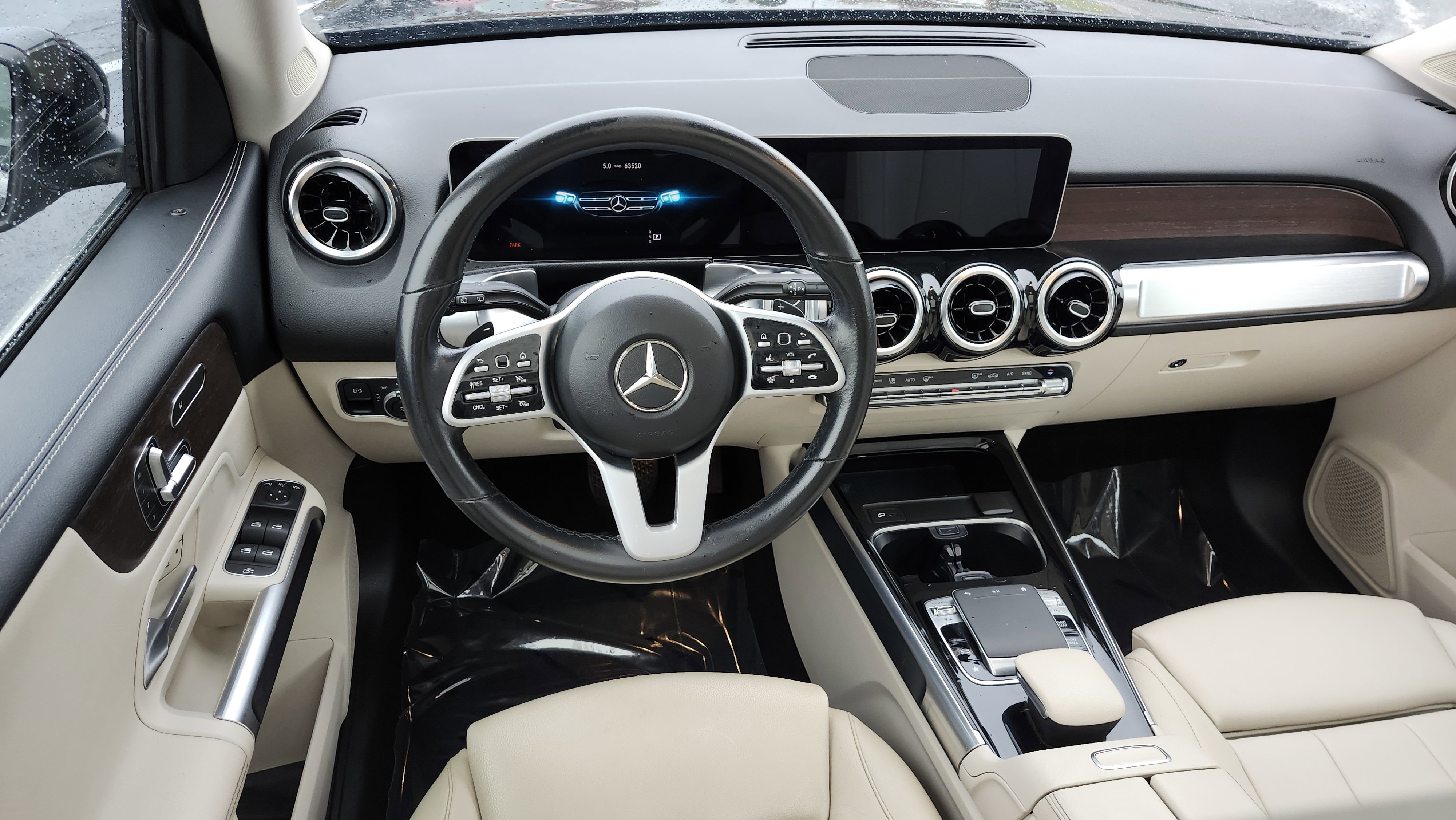 Used 2020 Mercedes-Benz GLB 250 w/ Premium Package image 21