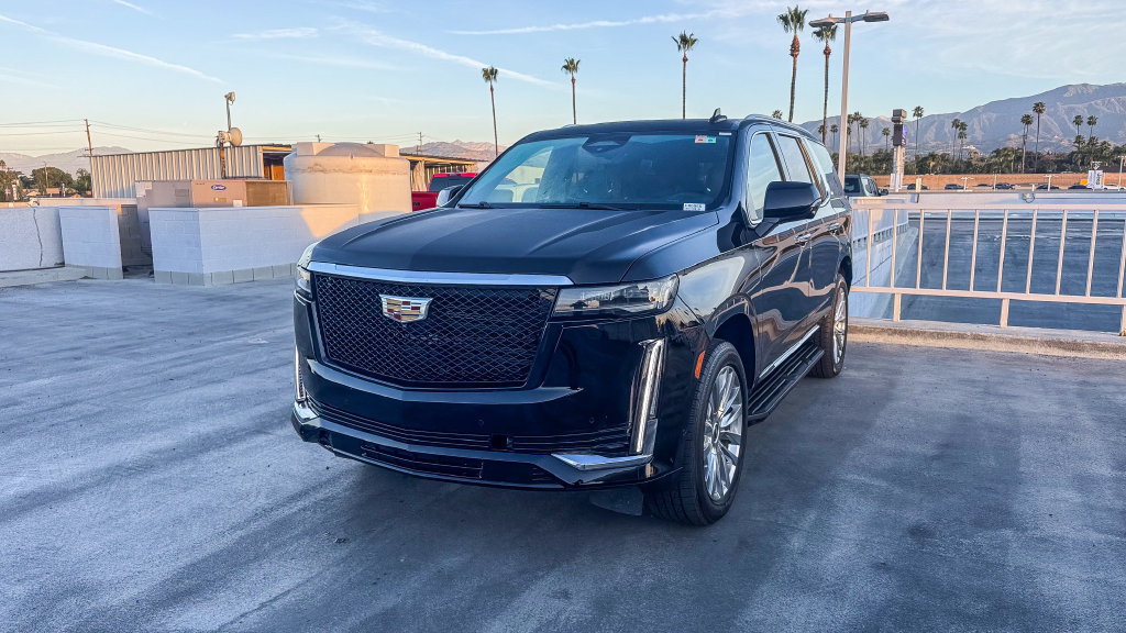 Used 2023 Cadillac Escalade Premium Luxury RWD image 4
