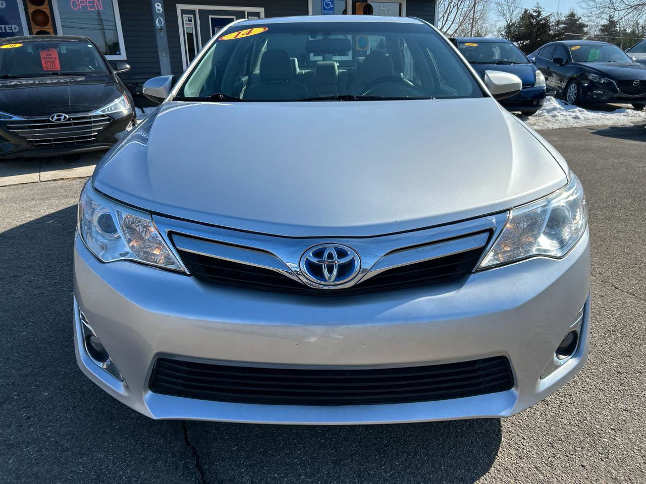 Used 2014 Toyota Camry XLE image 6