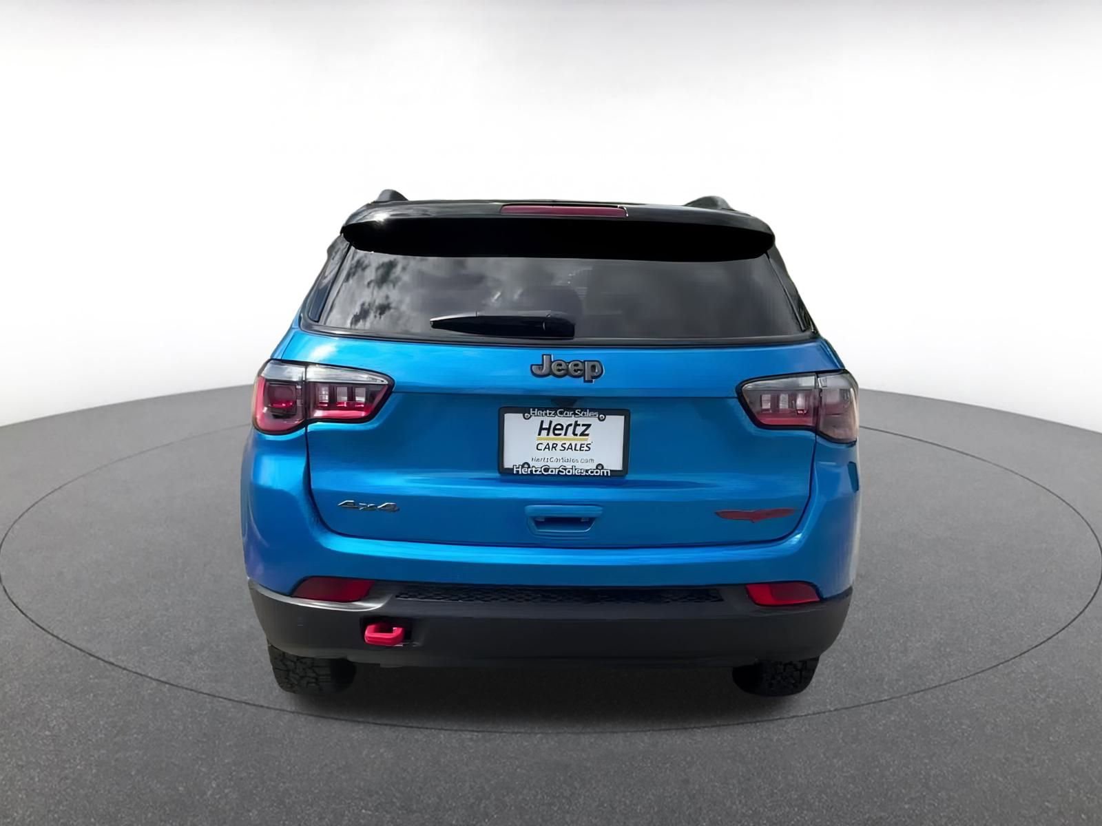 Used 2025 Jeep Compass Trailhawk image 12