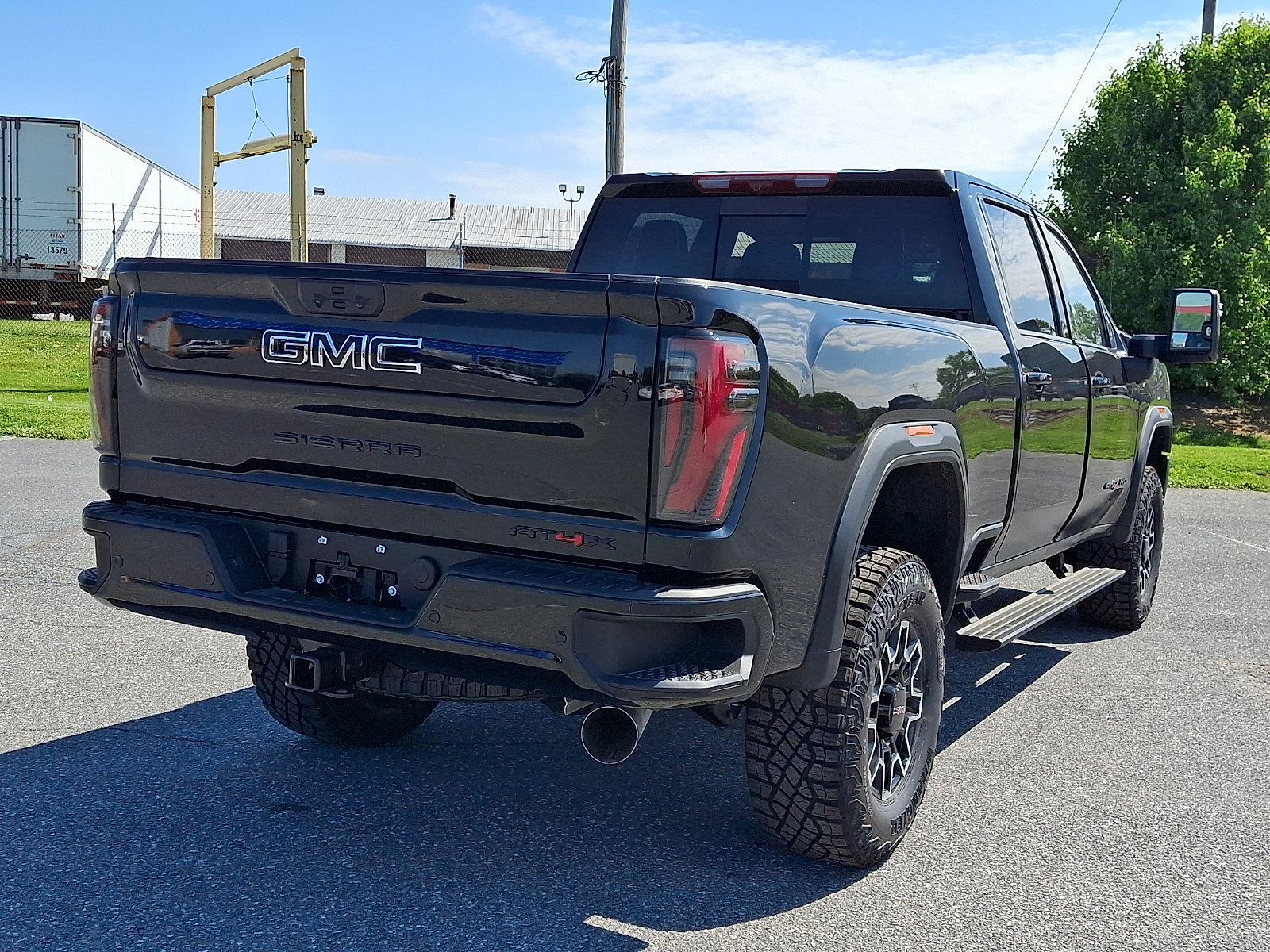 New 2026 GMC Sierra 2500 AT4X w/ LPO, Black Badging Package AWD/4WD image 4