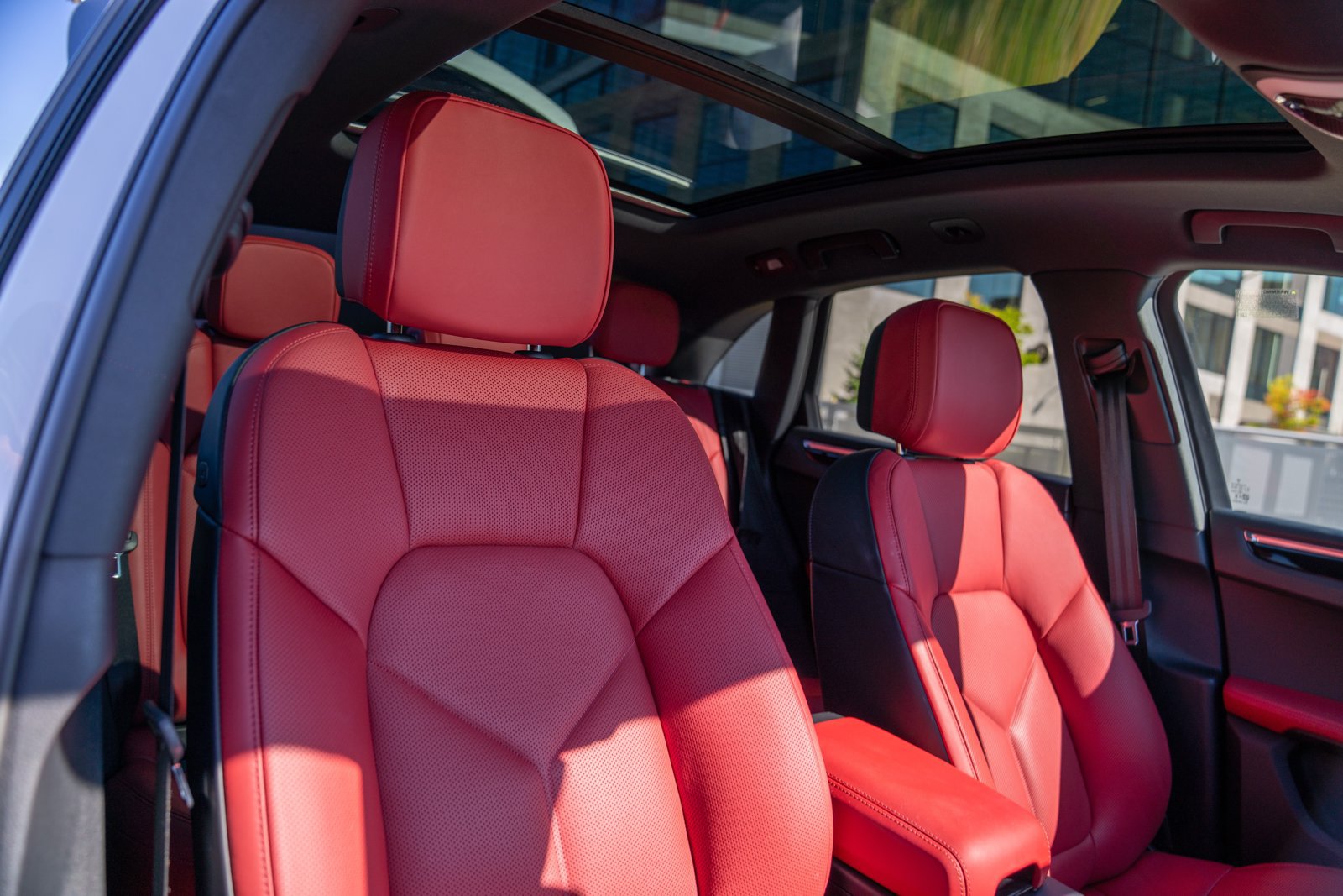 Certified 2026 Porsche Macan AWD/4WD image 26