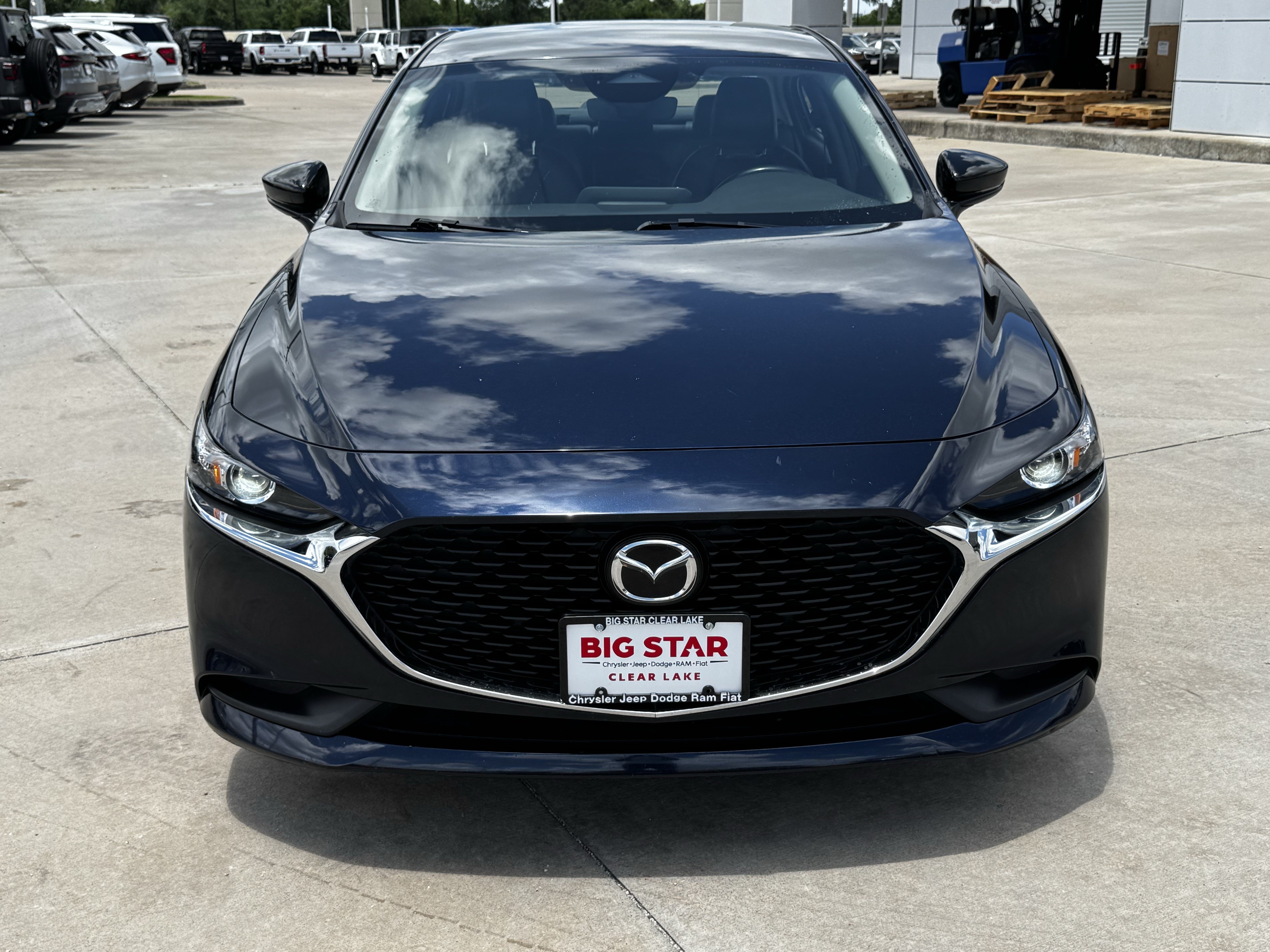 Used 2024 MAZDA MAZDA3 s FWD image 3