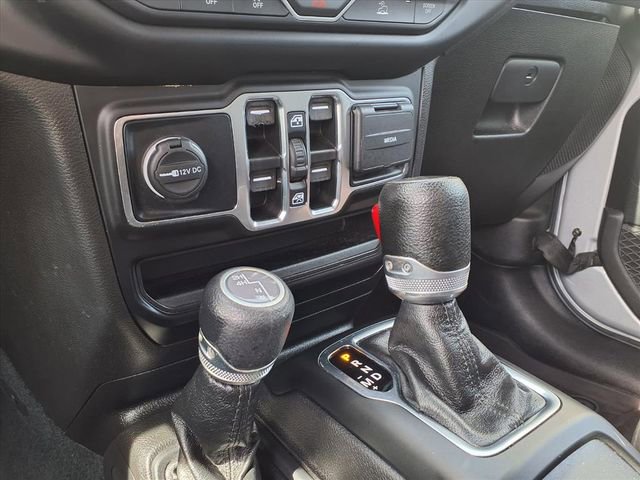 Used 2022 Jeep Gladiator Willys image 24