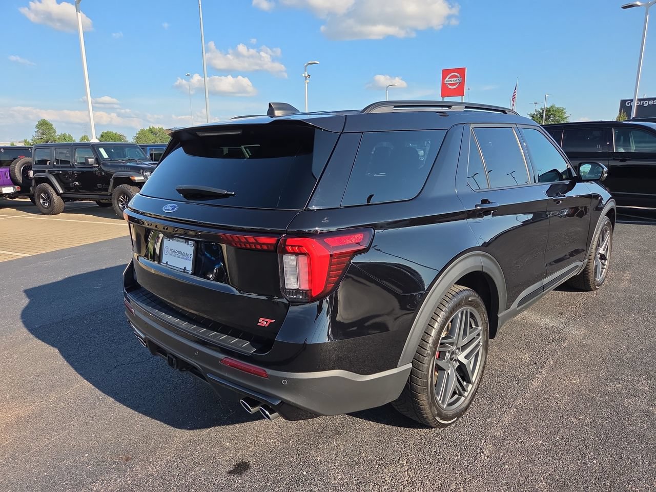Used 2025 Ford Explorer ST AWD/4WD image 7