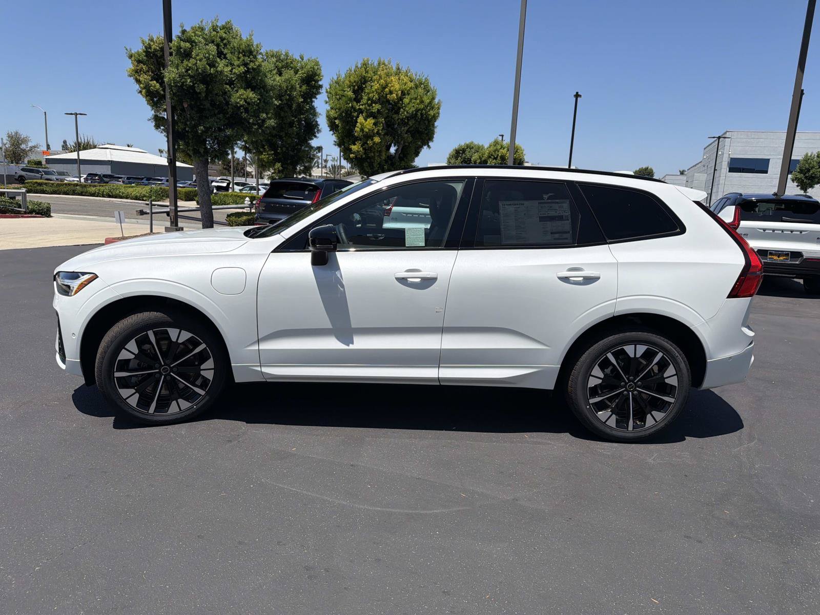 New 2026 Volvo XC60 T8 Plus w/ Protection Package Premier AWD/4WD image 4