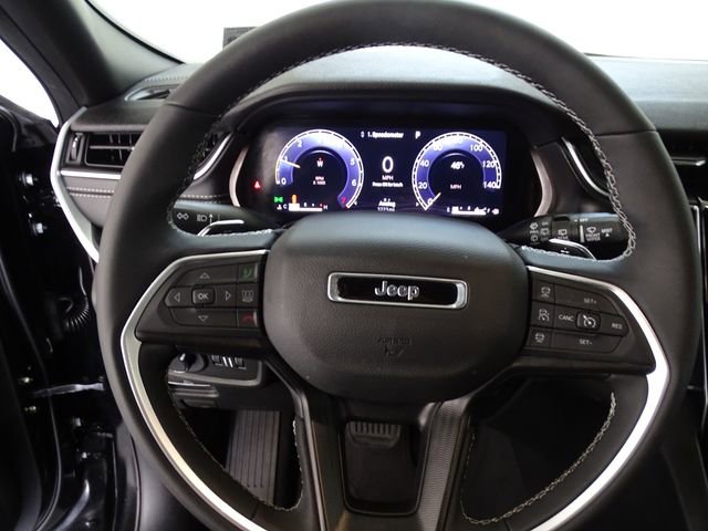 Certified 2025 Jeep Grand Cherokee Laredo X w/ Luxury Tech Group I image 6