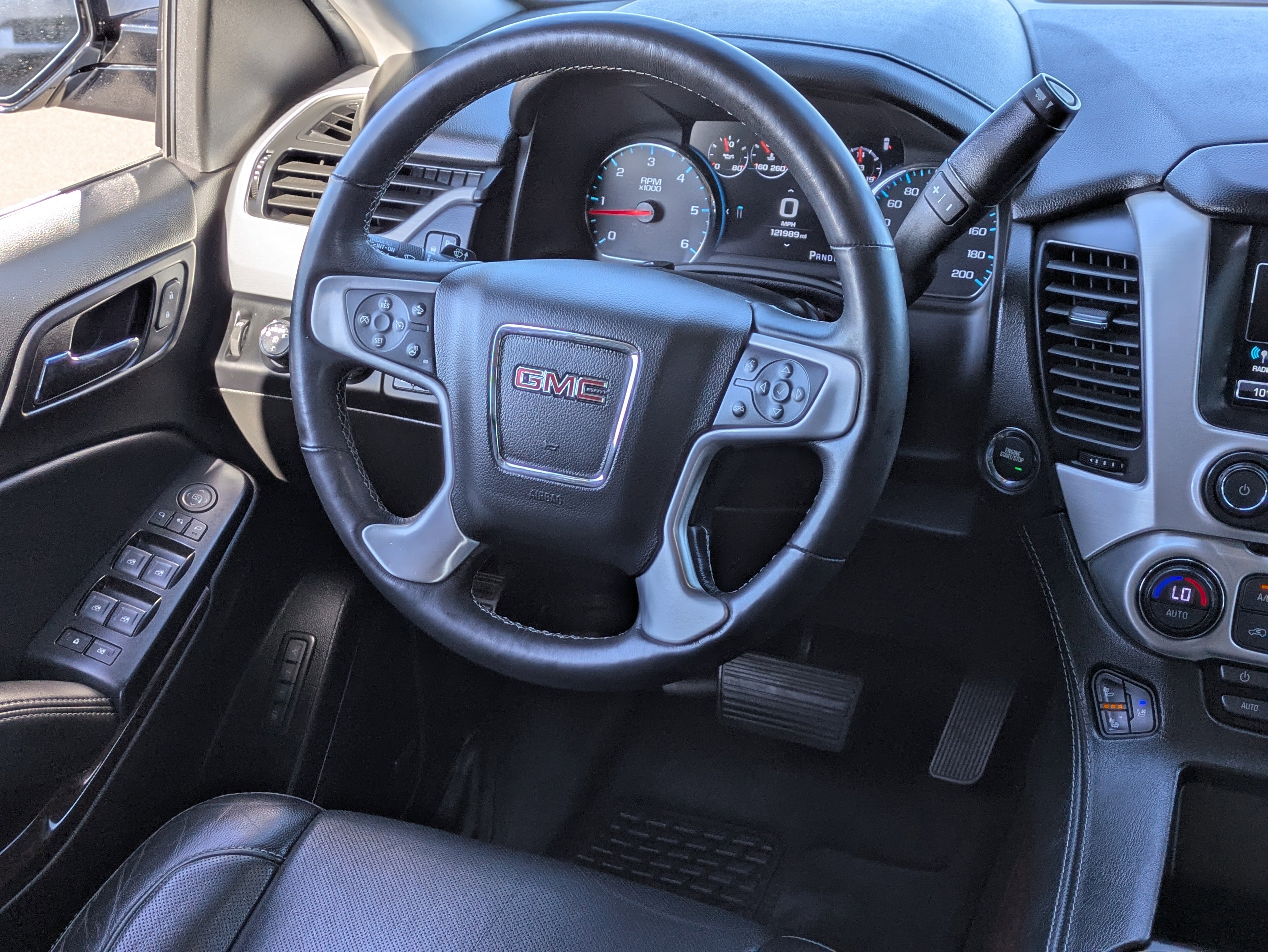 Used 2017 GMC Yukon SLT w/ Open Road Package image 17