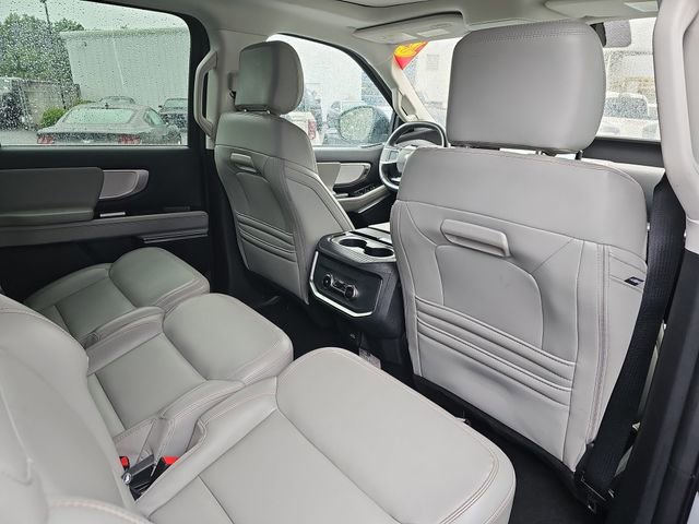 Used 2025 Ford Expedition Max Active RWD image 11