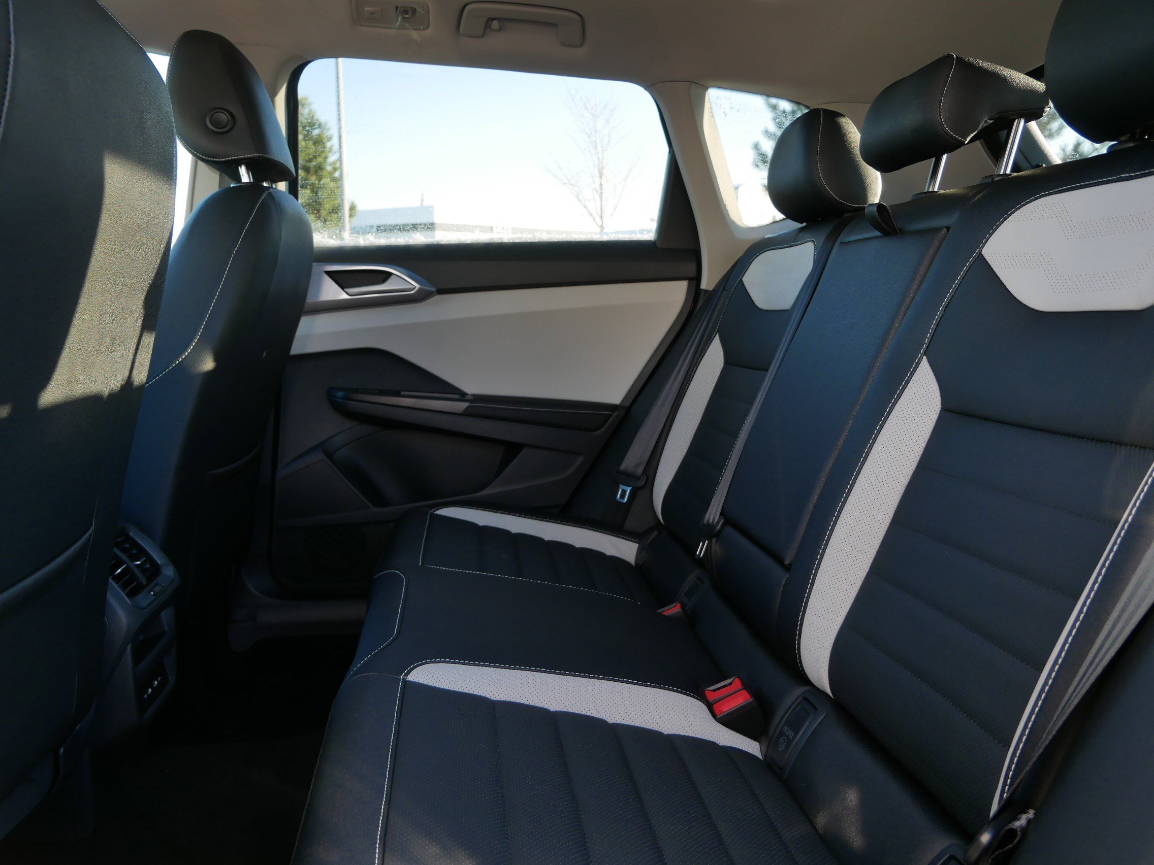 New 2026 Volkswagen Taos SEL image 5