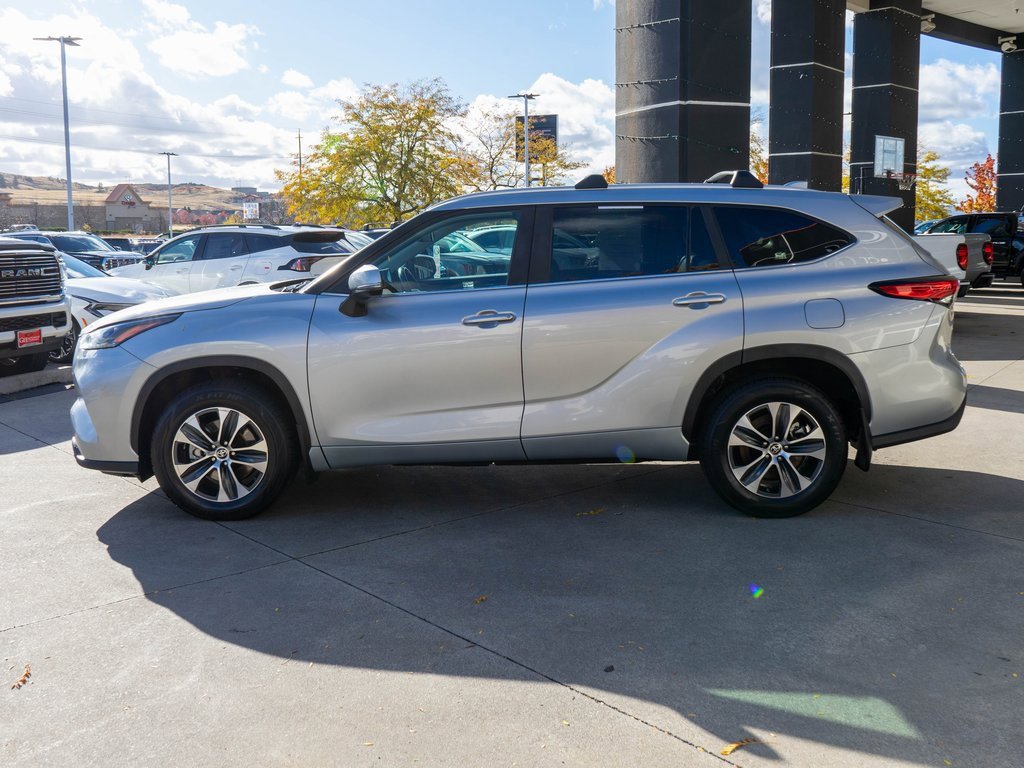 Used 2023 Toyota Highlander L image 4