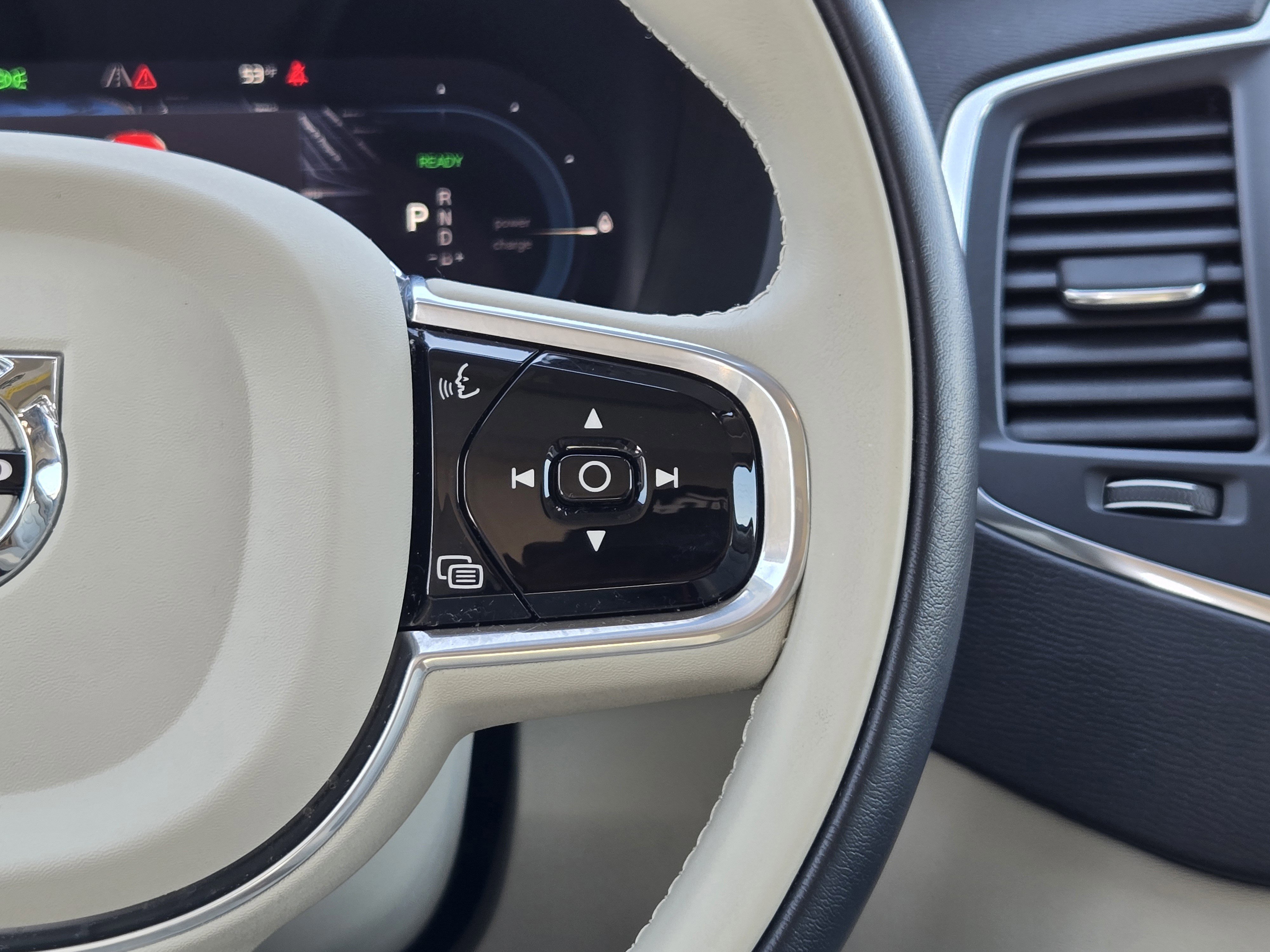 Used 2023 Volvo XC90 T8 Core w/ Protection Package Premier image 31