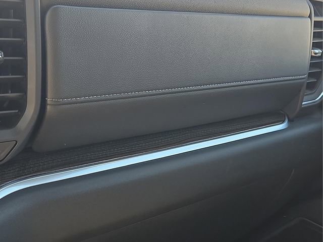 Used 2025 Chevrolet Silverado 2500 LT w/ Convenience Package image 27