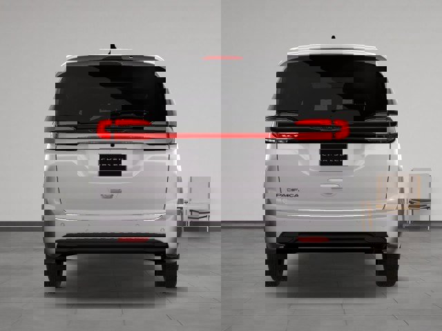 New 2026 Chrysler Pacifica Select image 10