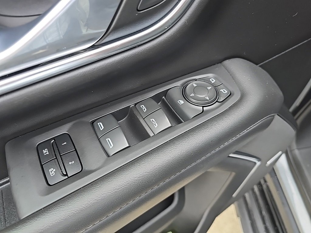 Used 2023 Chevrolet Suburban LT image 24