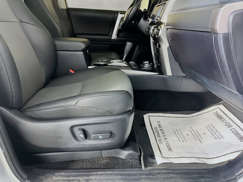 Used 2024 Toyota 4Runner SR5 Premium w/ Moonroof Package AWD/4WD image 33