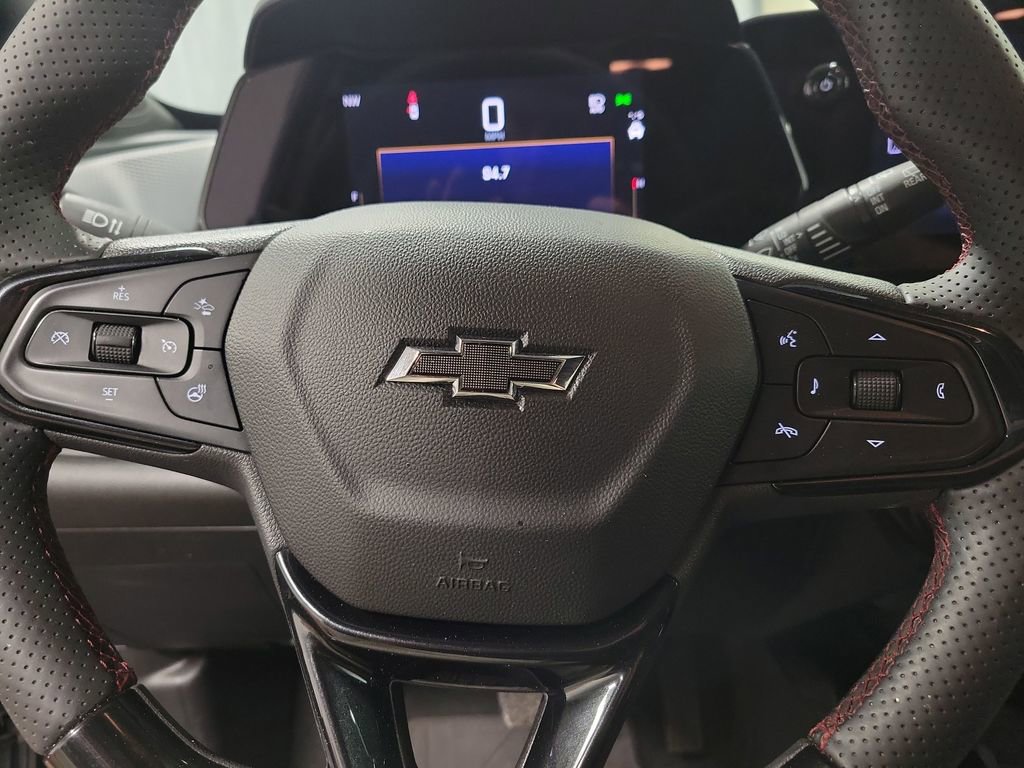 Used 2025 Chevrolet Trax RS w/ Sunroof Package image 17