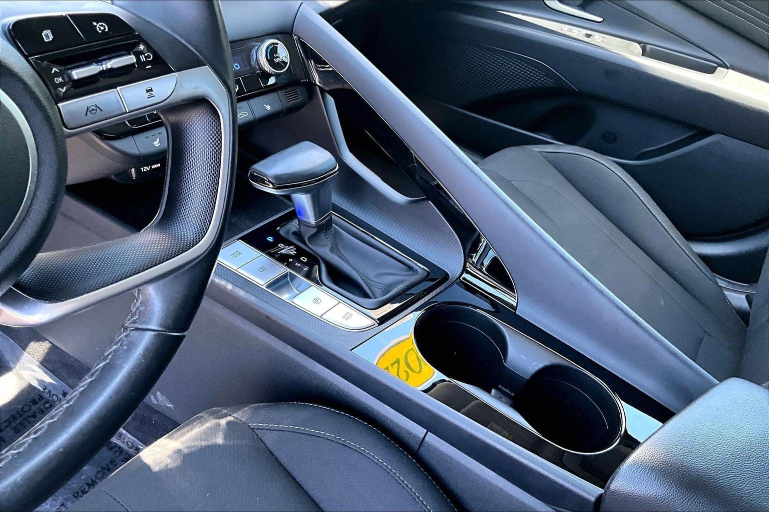 Used 2022 Hyundai Elantra SEL w/ Convenience Package FWD image 15