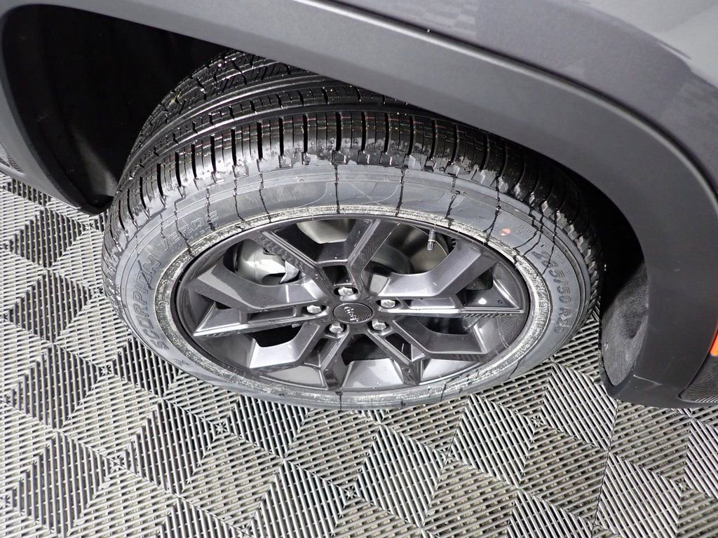 New 2025 Jeep Grand Cherokee Limited image 39