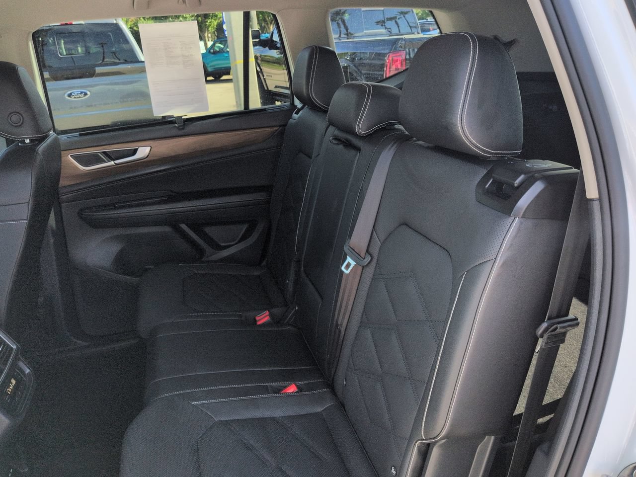 Used 2025 Volkswagen Atlas SE FWD image 13
