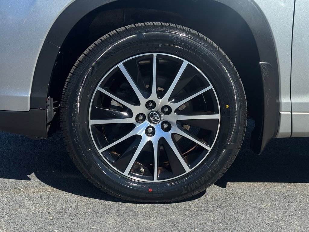 Used 2017 Toyota Highlander SE AWD/4WD image 10