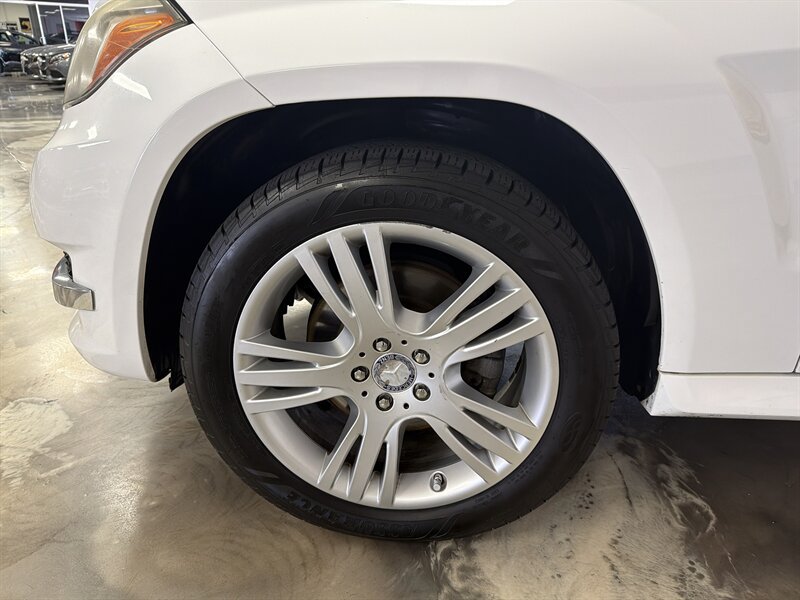 Used 2014 Mercedes-Benz GLK 350 2WD image 4