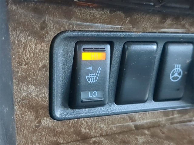 Used 2016 INFINITI QX80 4WD w/ Driver's Assistance Package image 21