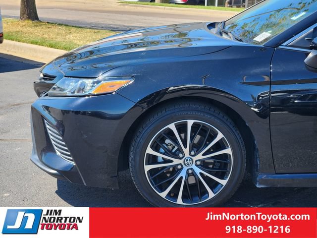 Used 2019 Toyota Camry SE w/ Convenience Package FWD image 9