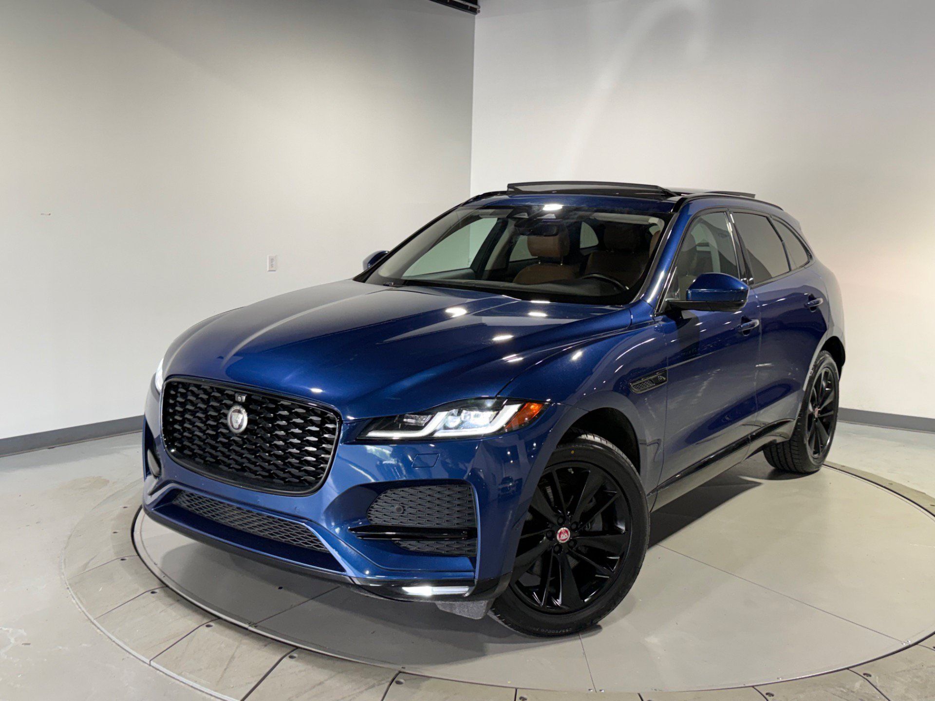 Used 2021 Jaguar F-PACE S AWD/4WD image 4