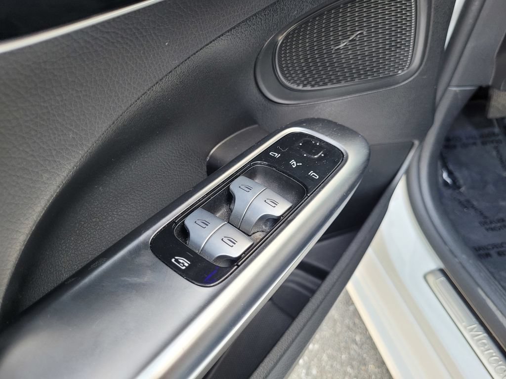 Used 2023 Mercedes-Benz C 300 Sedan image 33