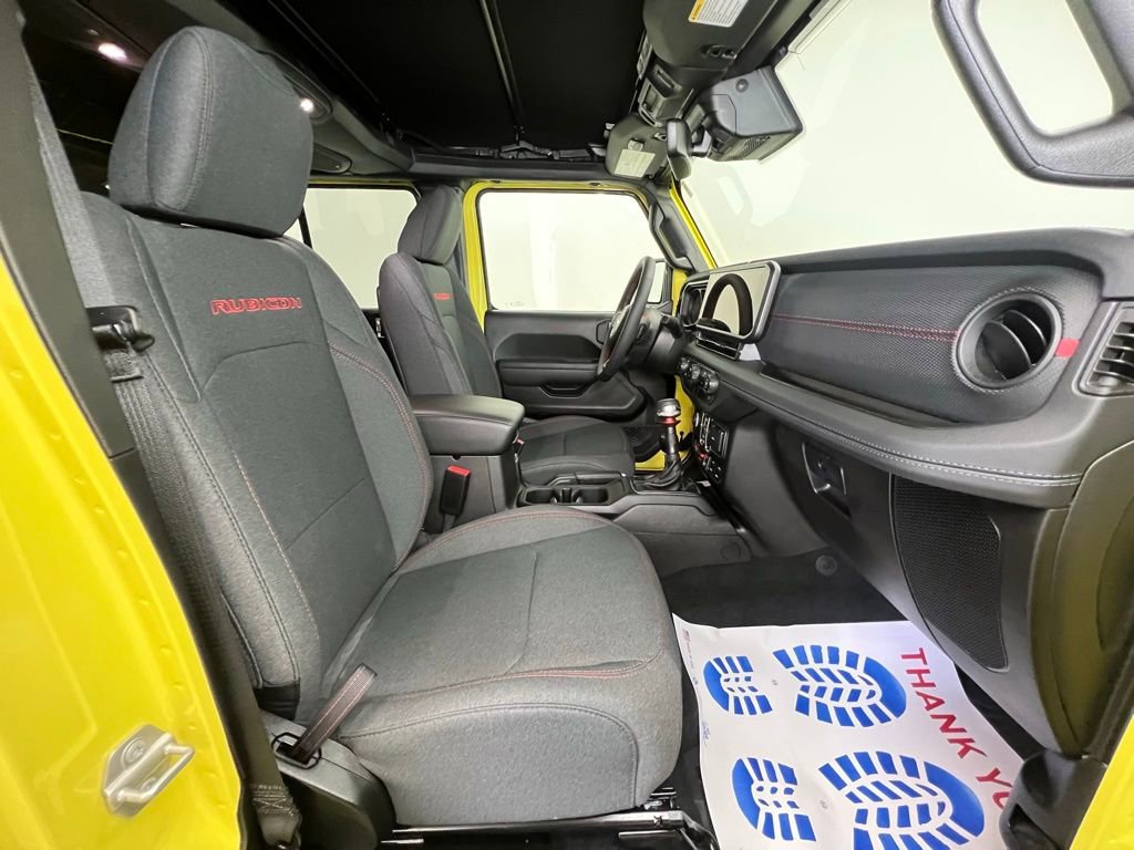 Used 2024 Jeep Wrangler Unlimited Rubicon w/ Technology Group image 9