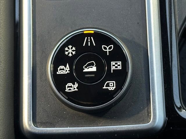 Certified 2025 Nissan Pathfinder SL image 35