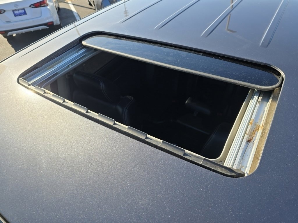 Used 2016 RAM 1500 Laramie image 3