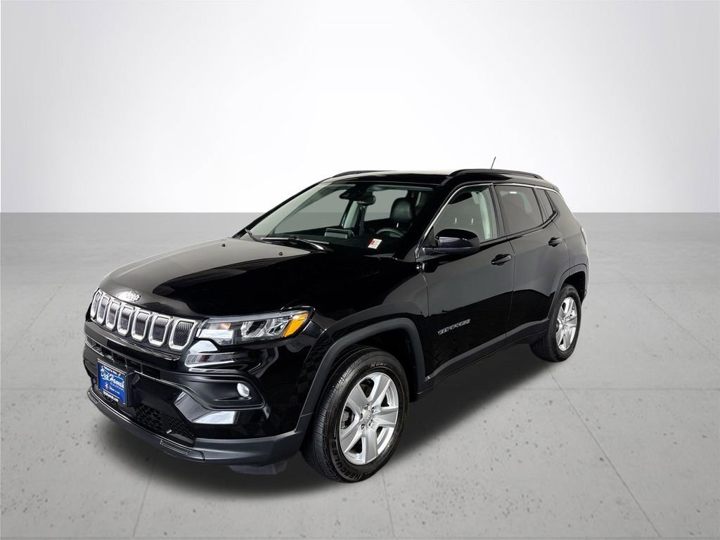 Used 2022 Jeep Compass Latitude w/ Sun and Sound Group AWD/4WD image 2