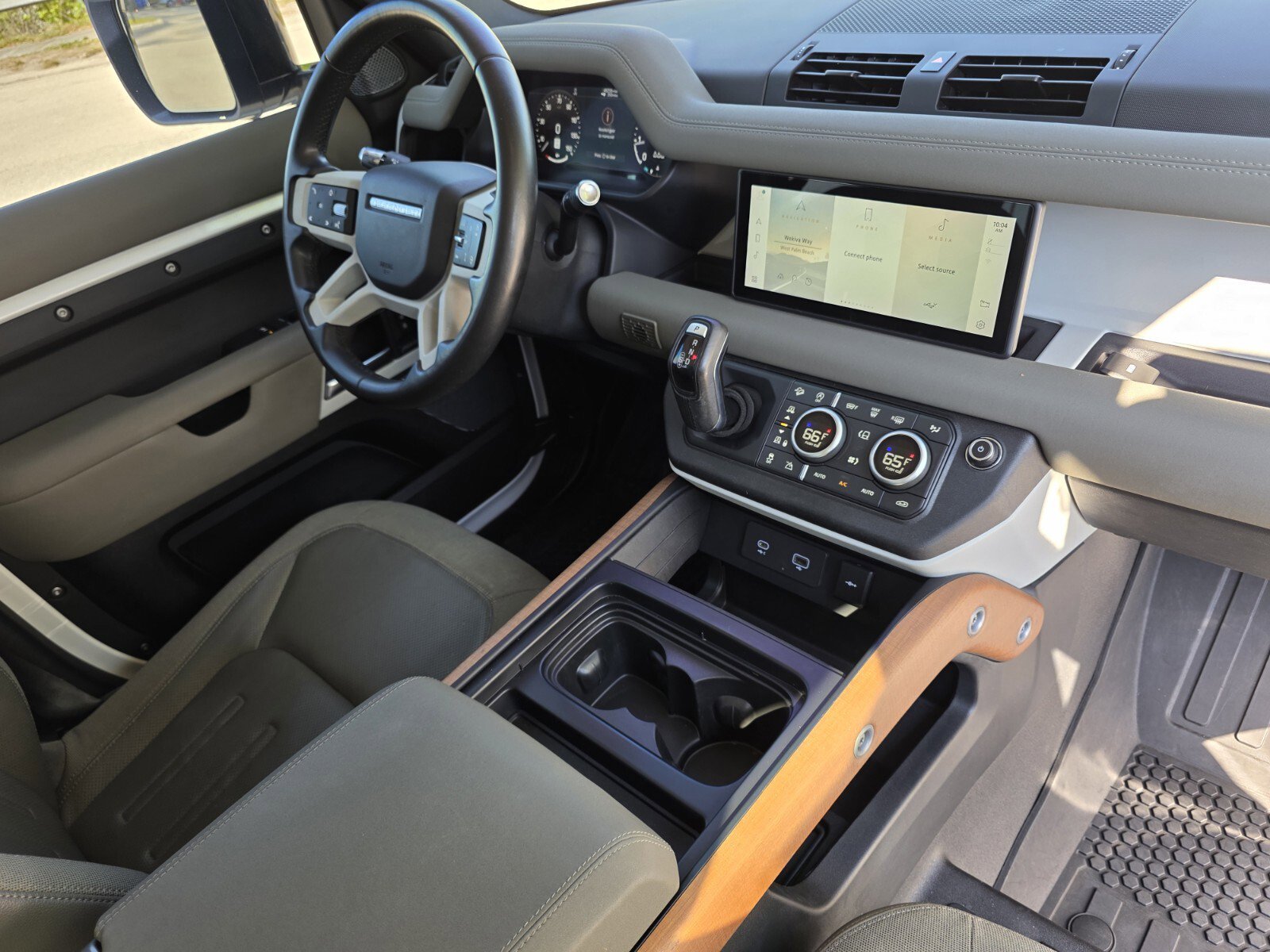 Used 2020 Land Rover Defender 110 S image 23