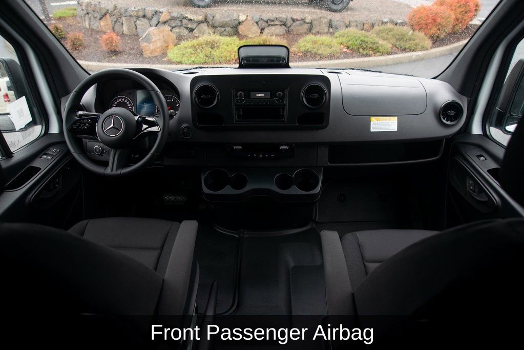 Used 2025 Mercedes-Benz Sprinter 2500 image 34