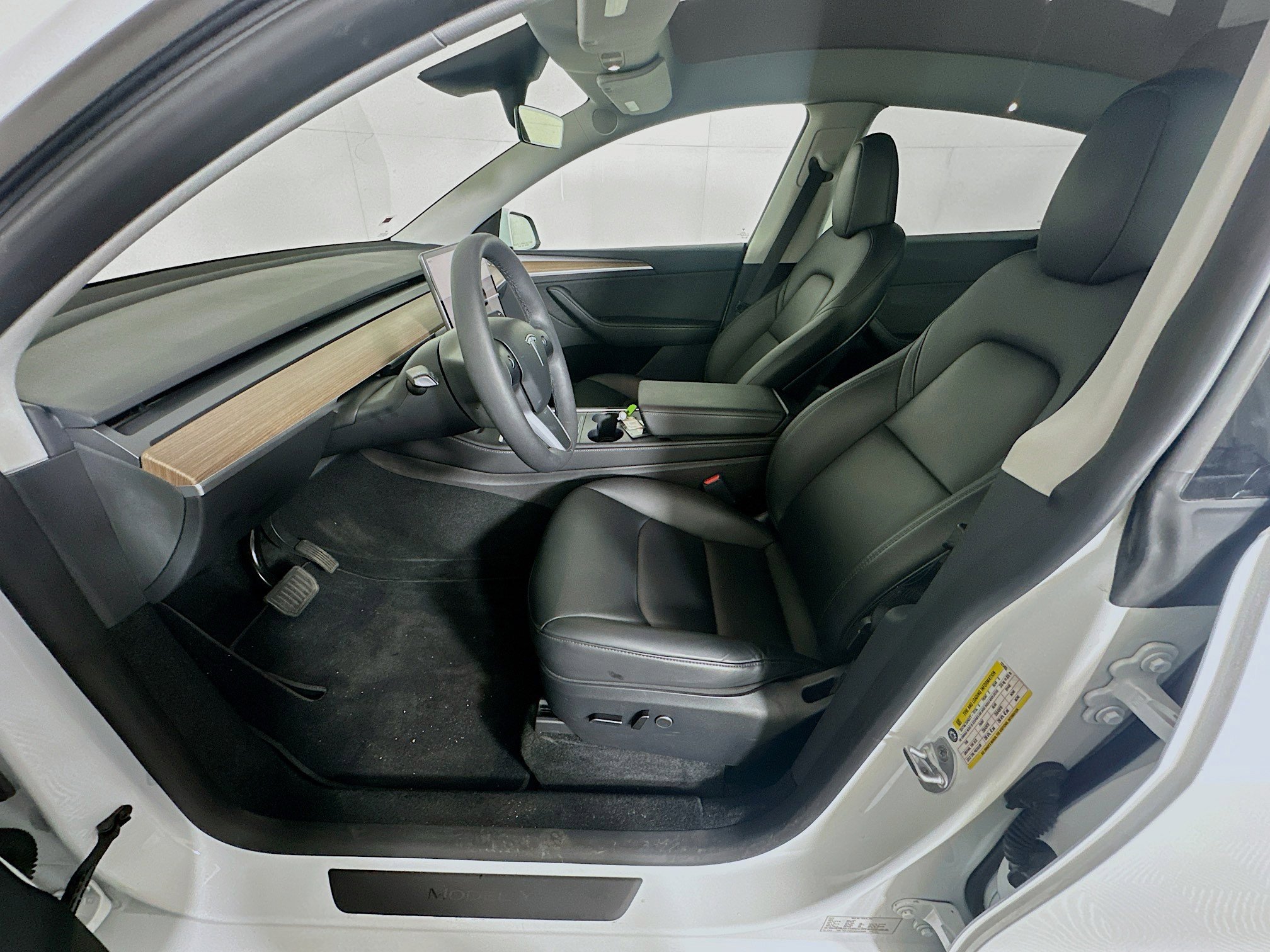 Used 2023 Tesla Model Y Long Range image 13