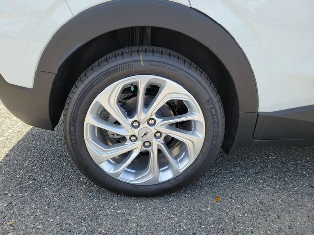 New 2027 Chevrolet Bolt LT FWD image 5