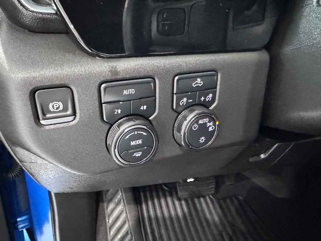 Certified 2025 Chevrolet Silverado 1500 LT AWD/4WD image 23