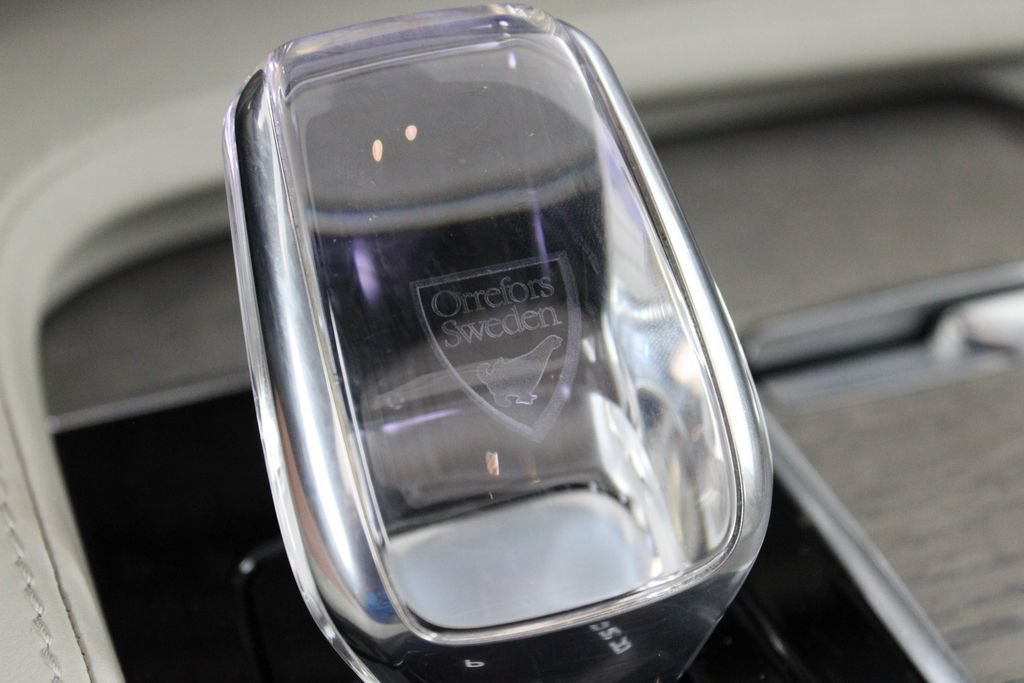 Certified 2023 Volvo XC90 B6 Ultimate w/ Protection Package Premier AWD/4WD image 41
