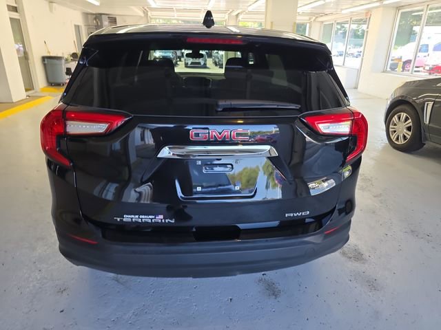 Used 2024 GMC Terrain SLE image 4