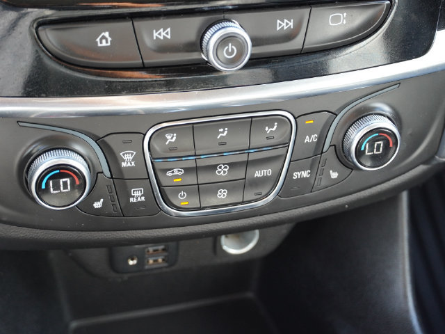 Used 2021 Chevrolet Traverse LT w/ LT Premium Package AWD/4WD image 39